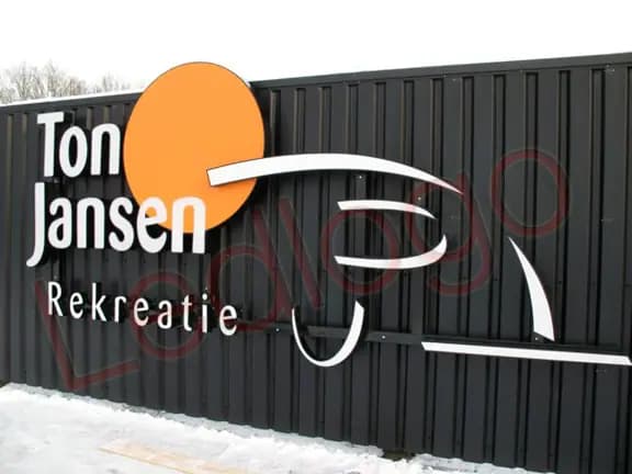 Die Bedeutung von Fassadenwerbeschildern für Unternehmen: ledlogo-Erklärung