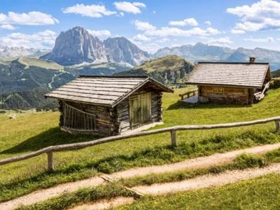 Flucht in die Berge: So planen Sie Ihr erstes Abenteuer in einer Almhütte